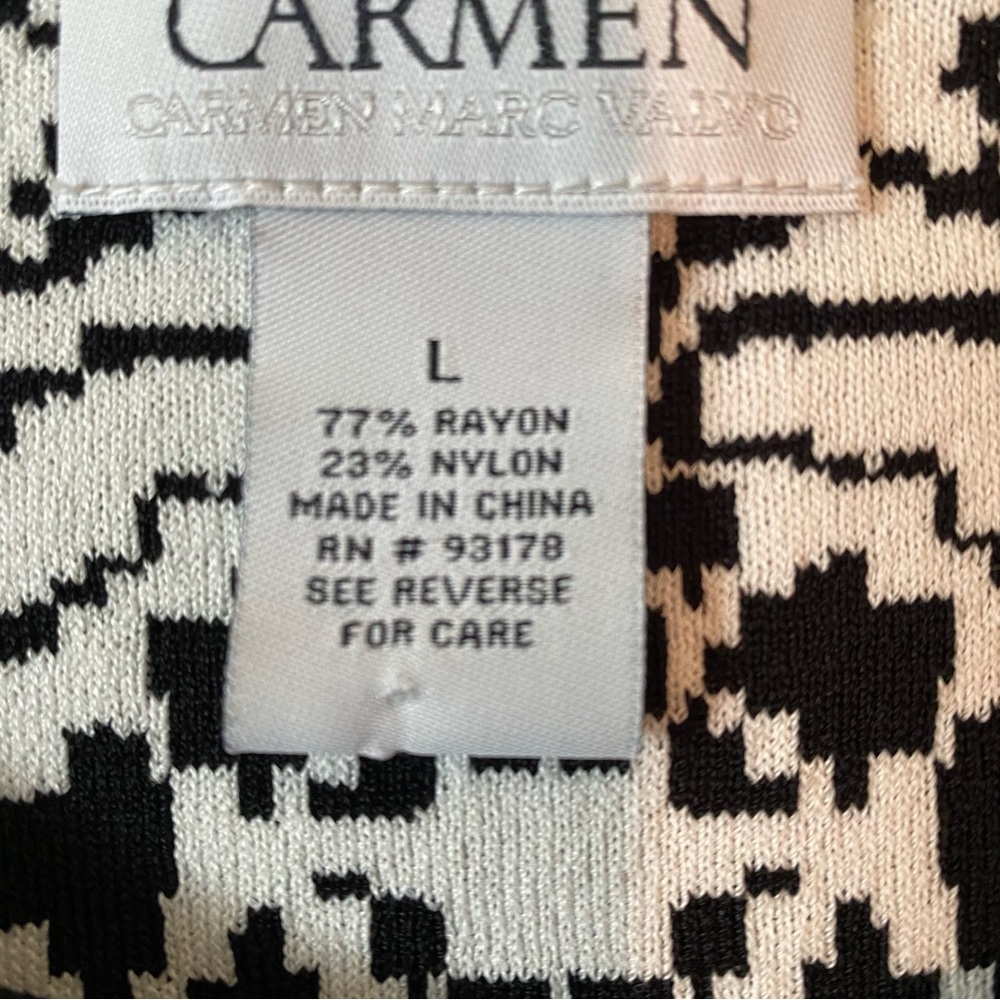 Carmen Marc Valvo Cardigan Sweater Black White Abstract Pattern Large - Picture 5 of 5